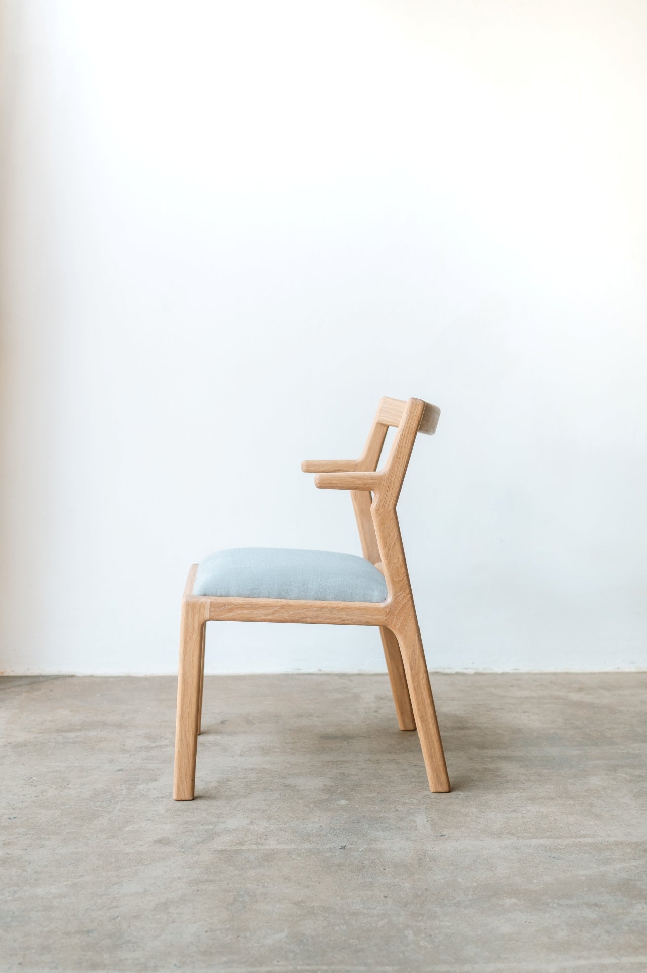 Selah Cafe Armrest Dining Chair