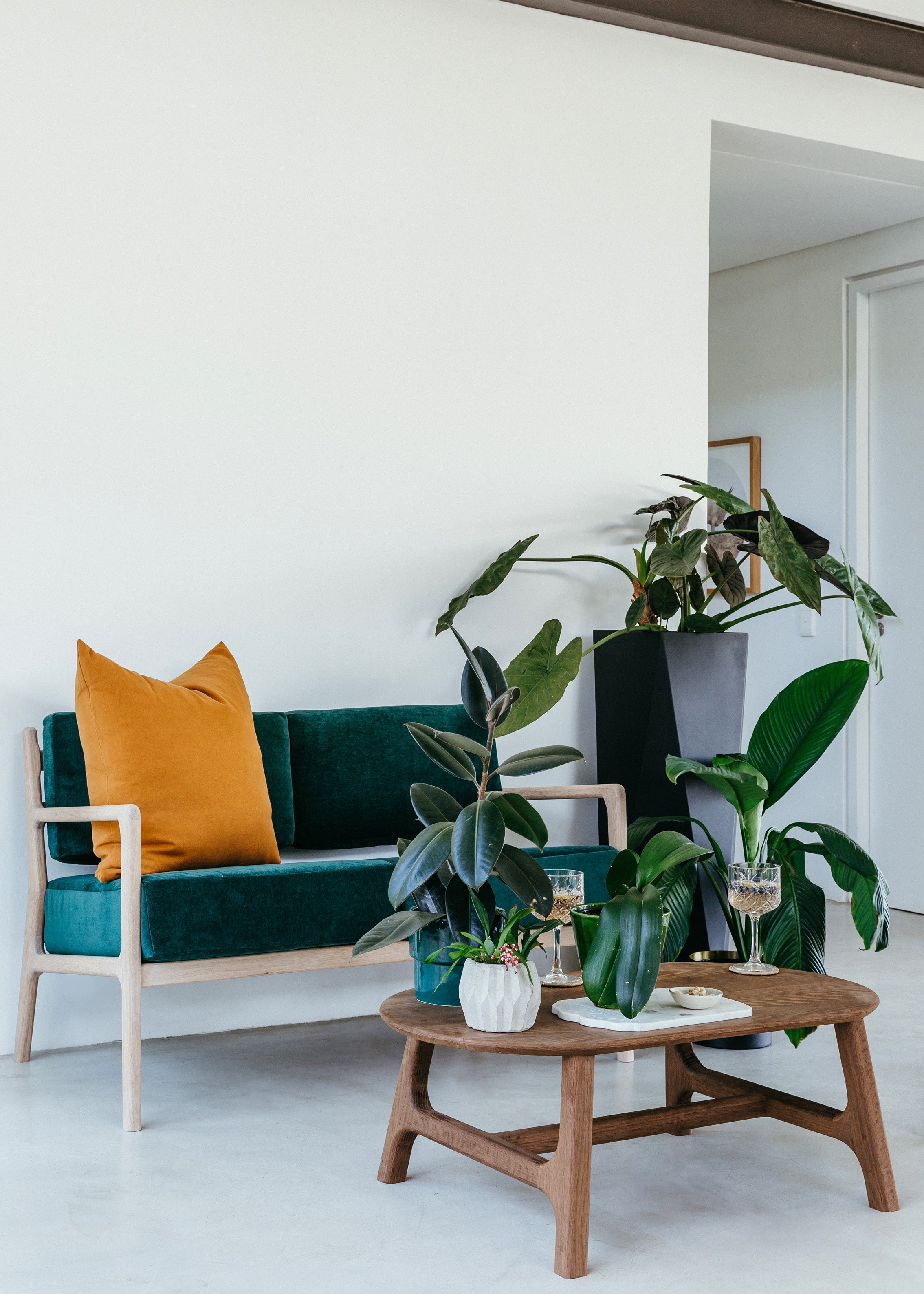Petite Selah Bench
