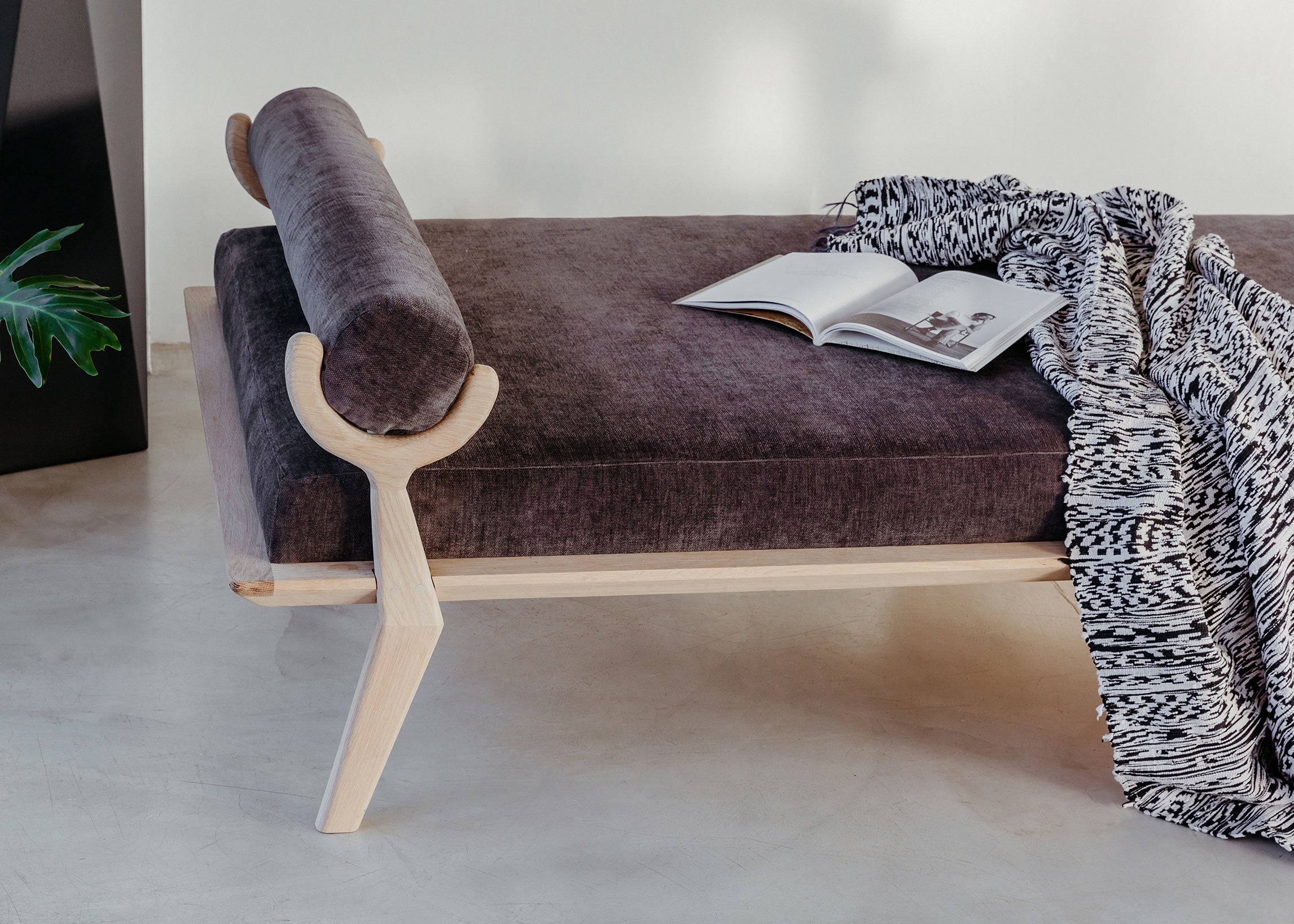 Chameleon Daybed