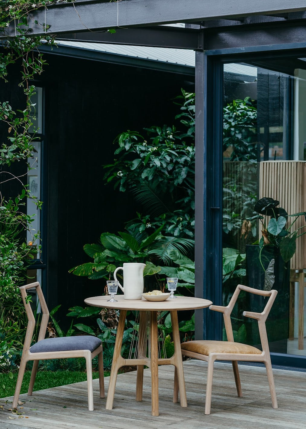 Aroma Café Table